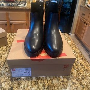 BRAND NEW IN BOX- FITFLOP SIGNEY BOOTS - BLACK LEATHER/ SUEDE - SIZE 10